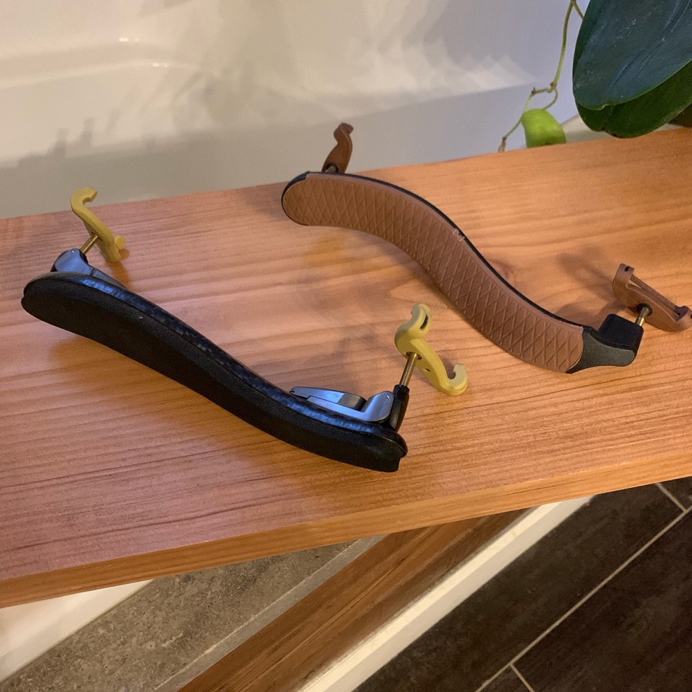Kun Voce and Mach One violin shoulder rest